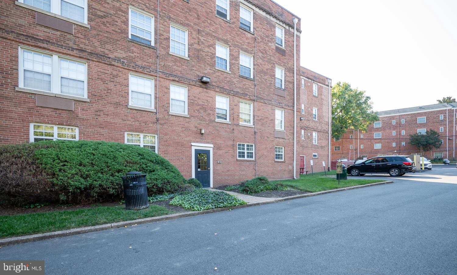 1810 W ABINGDON DRIVE 101