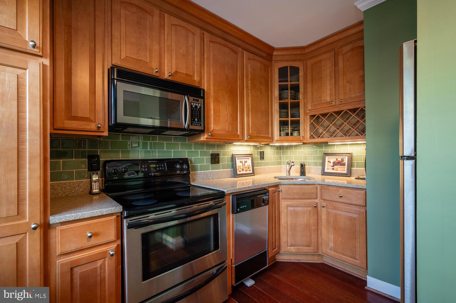 1810 W ABINGDON DRIVE 101