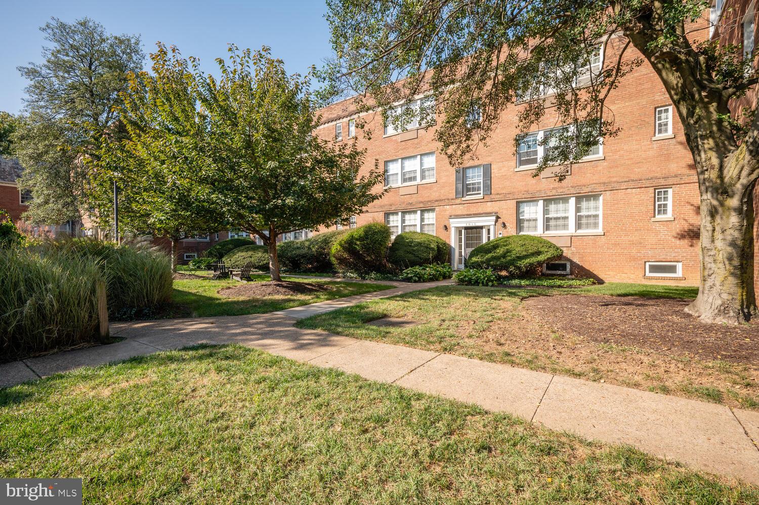 1810 W ABINGDON DRIVE 101