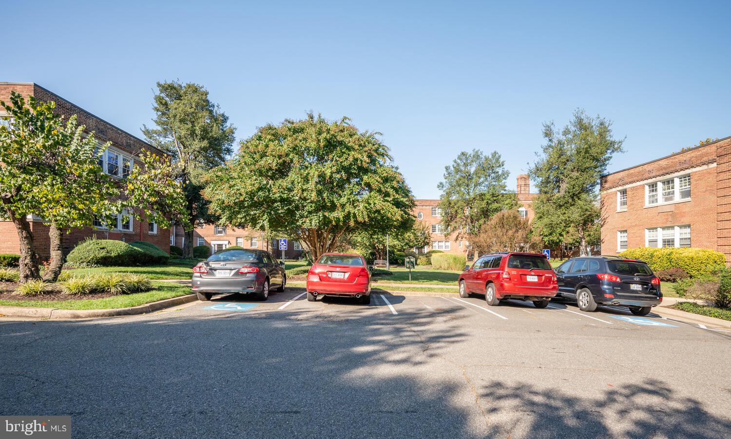 1810 W ABINGDON DRIVE 101