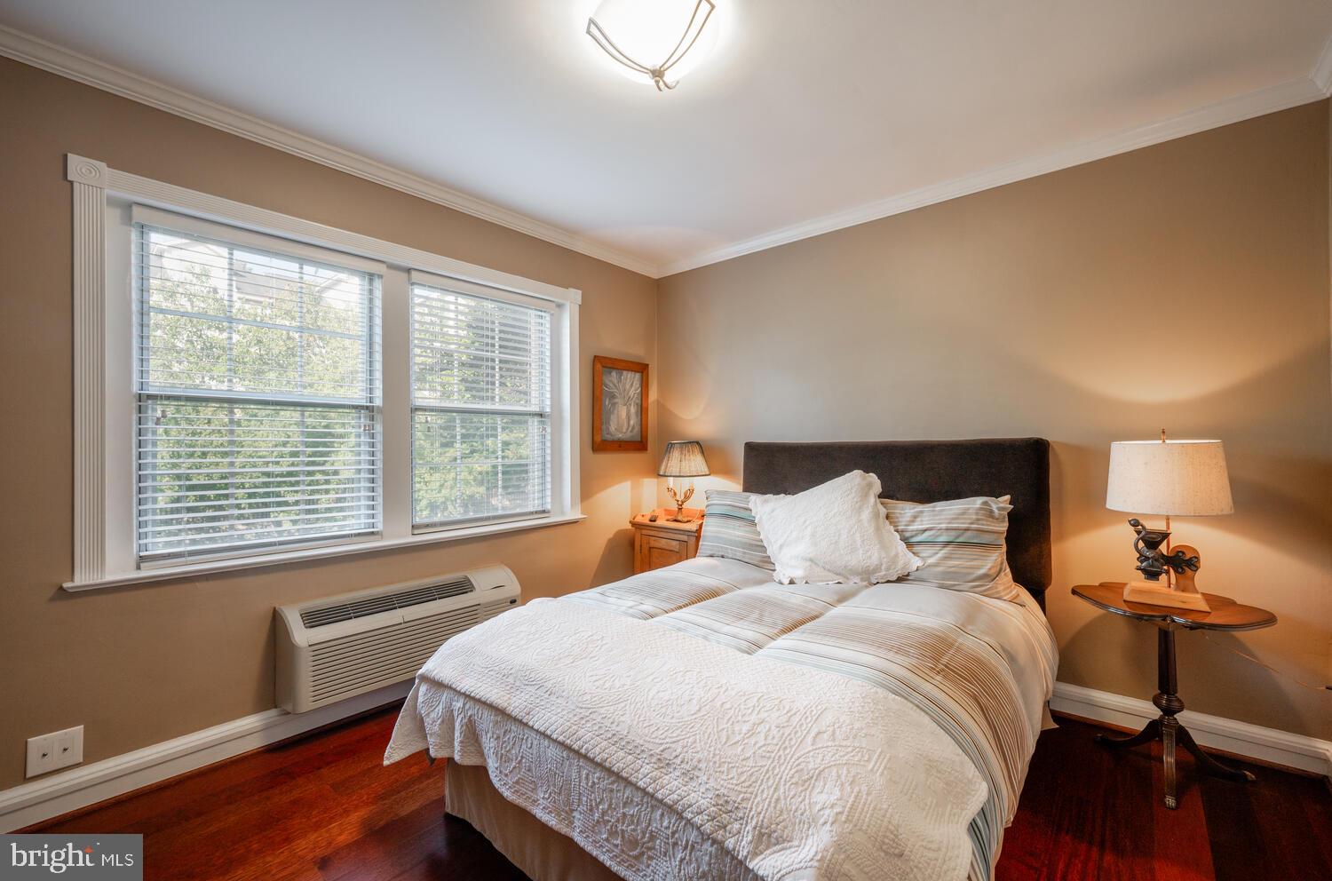 1810 W ABINGDON DRIVE 101