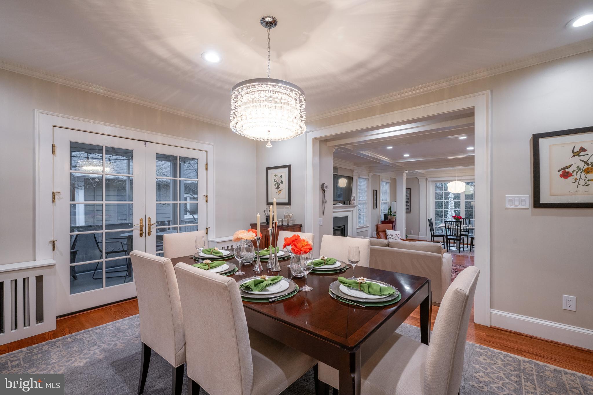 10 W GLENDALE AVENUE W