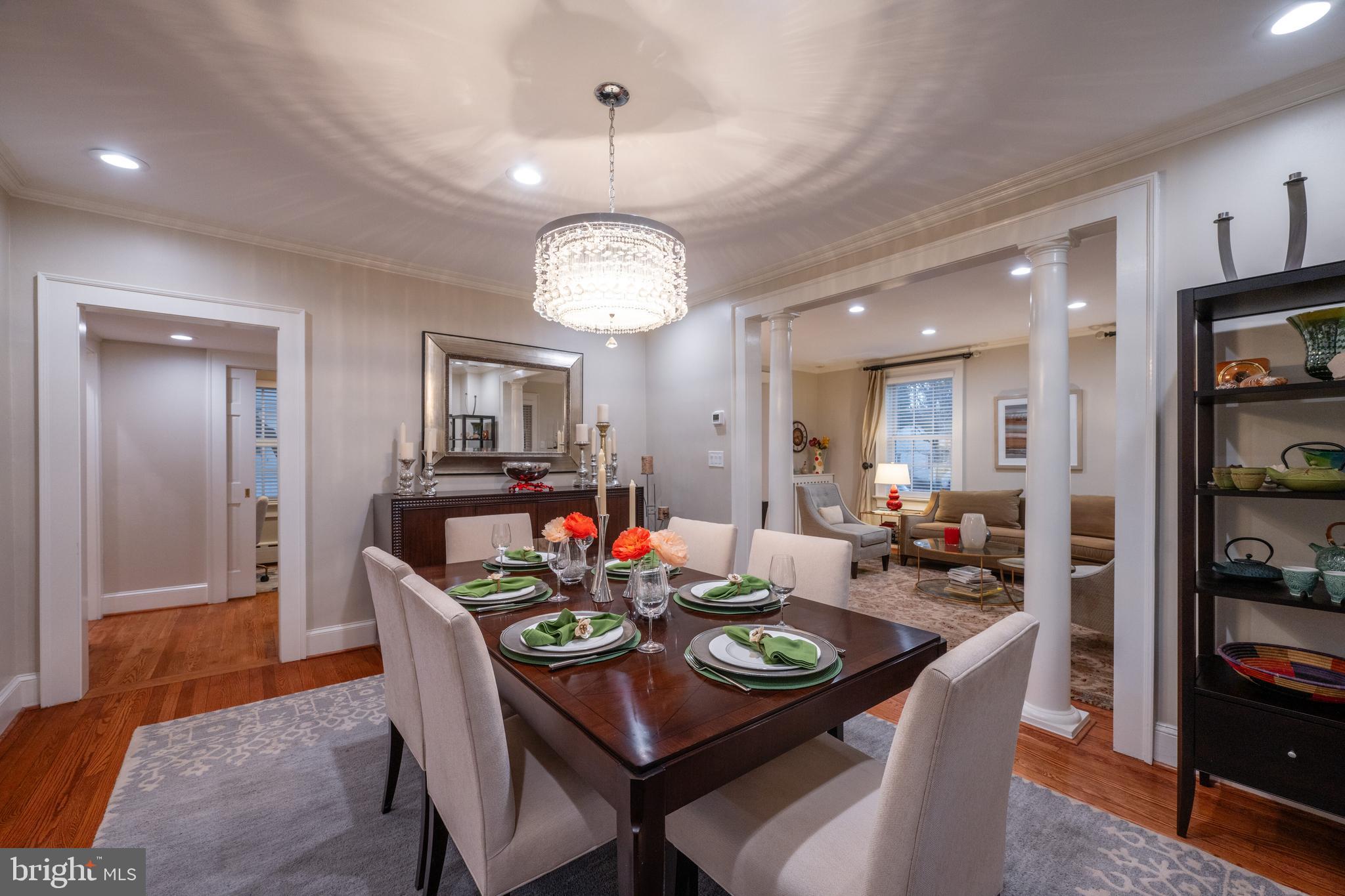 10 W GLENDALE AVENUE W