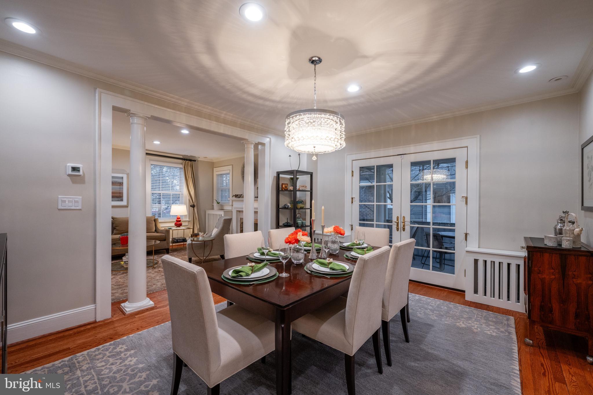 10 W GLENDALE AVENUE W