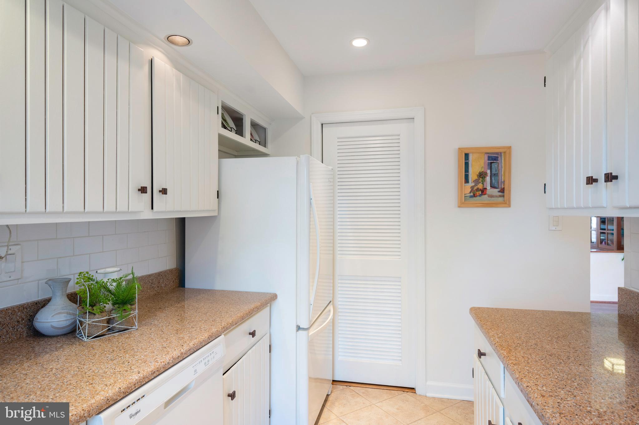 4 E DEL RAY AVENUE