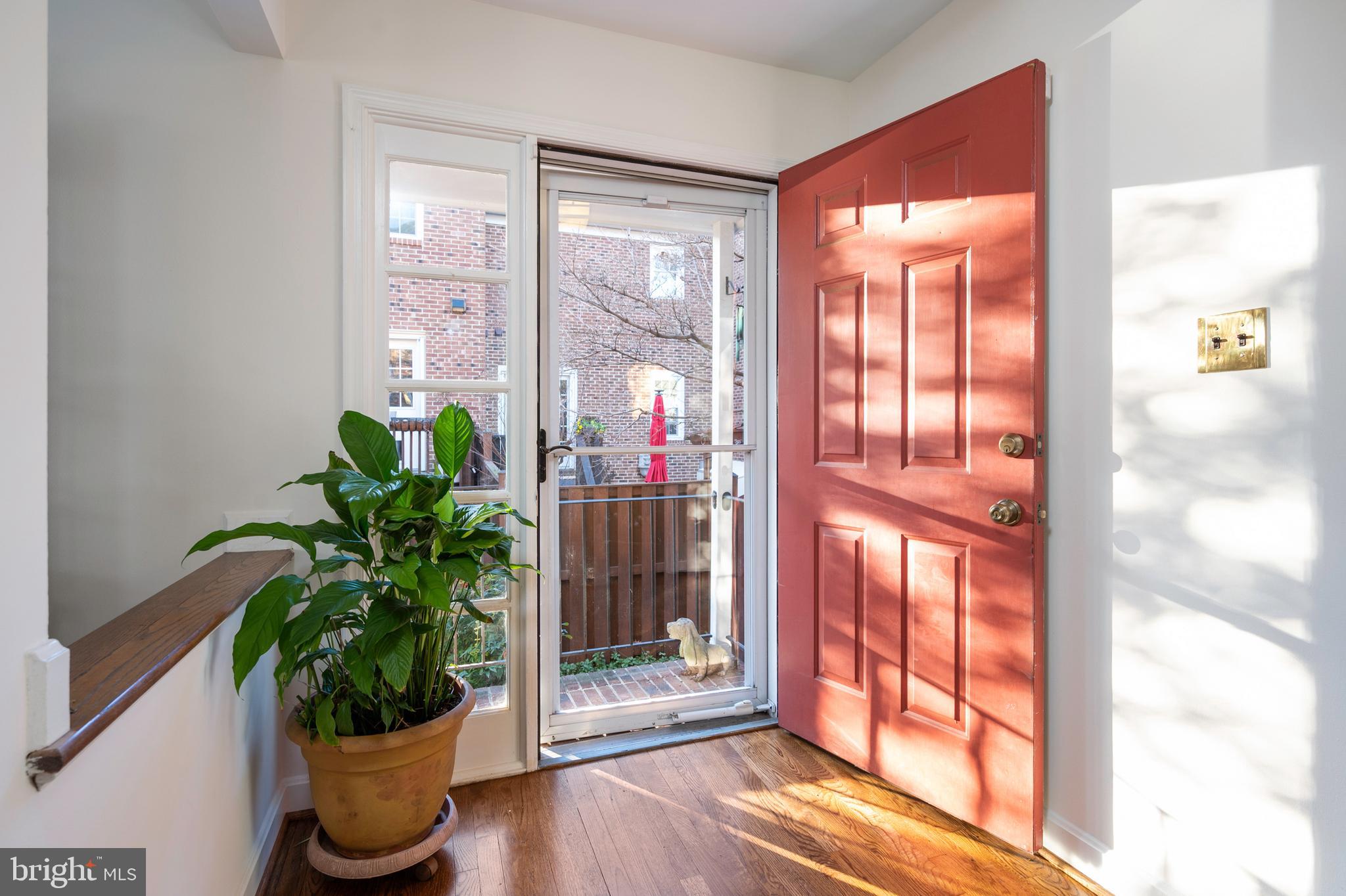 4 E DEL RAY AVENUE