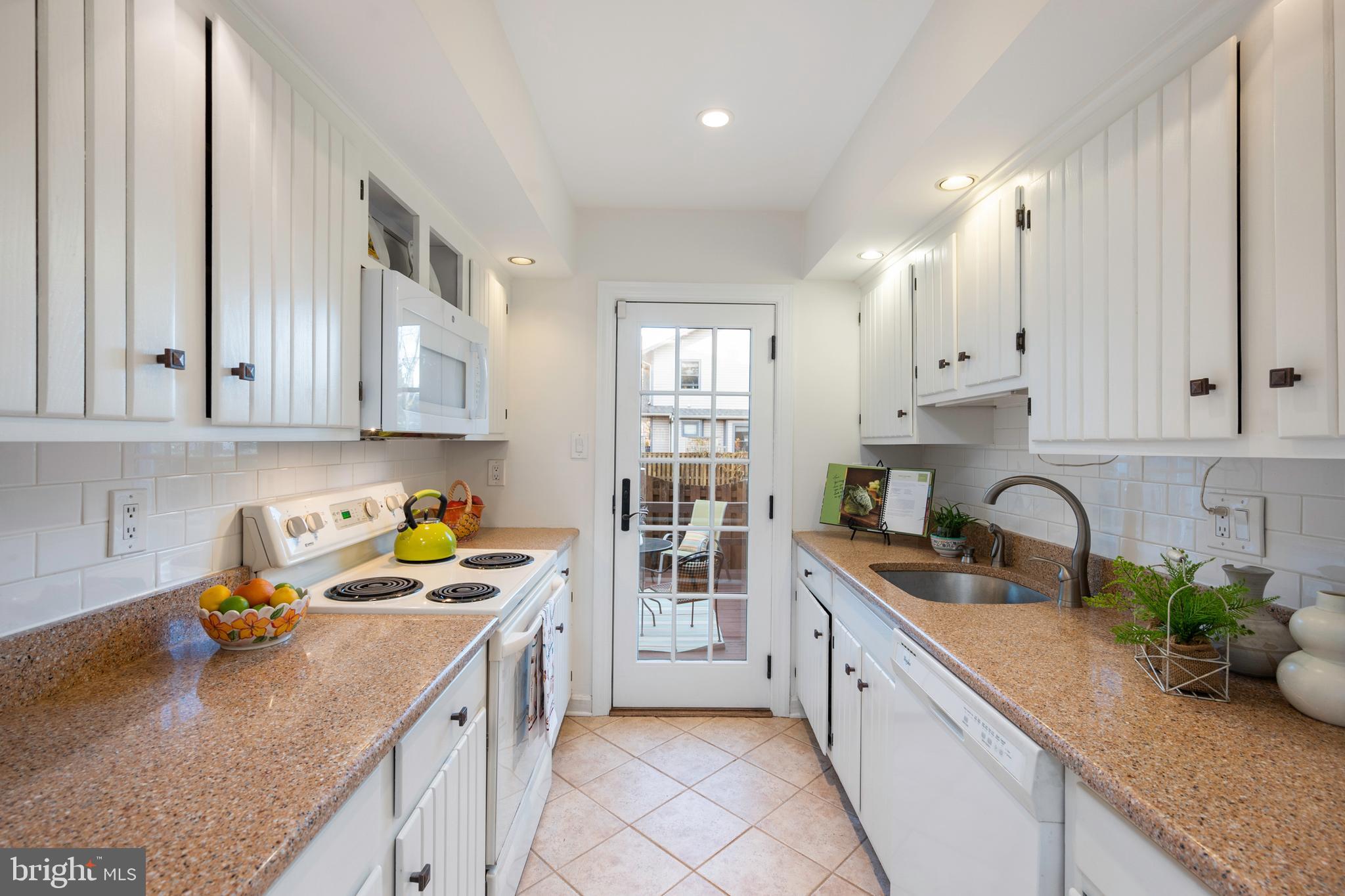 4 E DEL RAY AVENUE