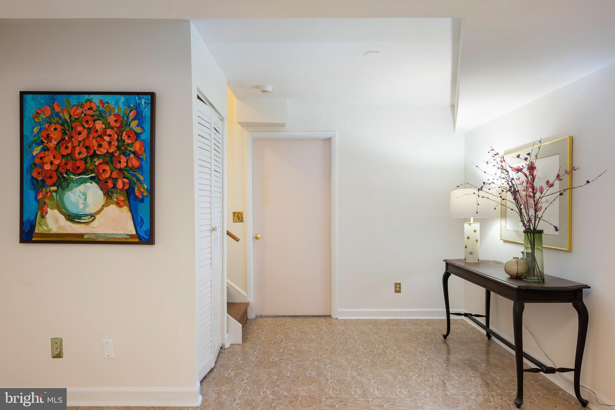 4 E DEL RAY AVENUE