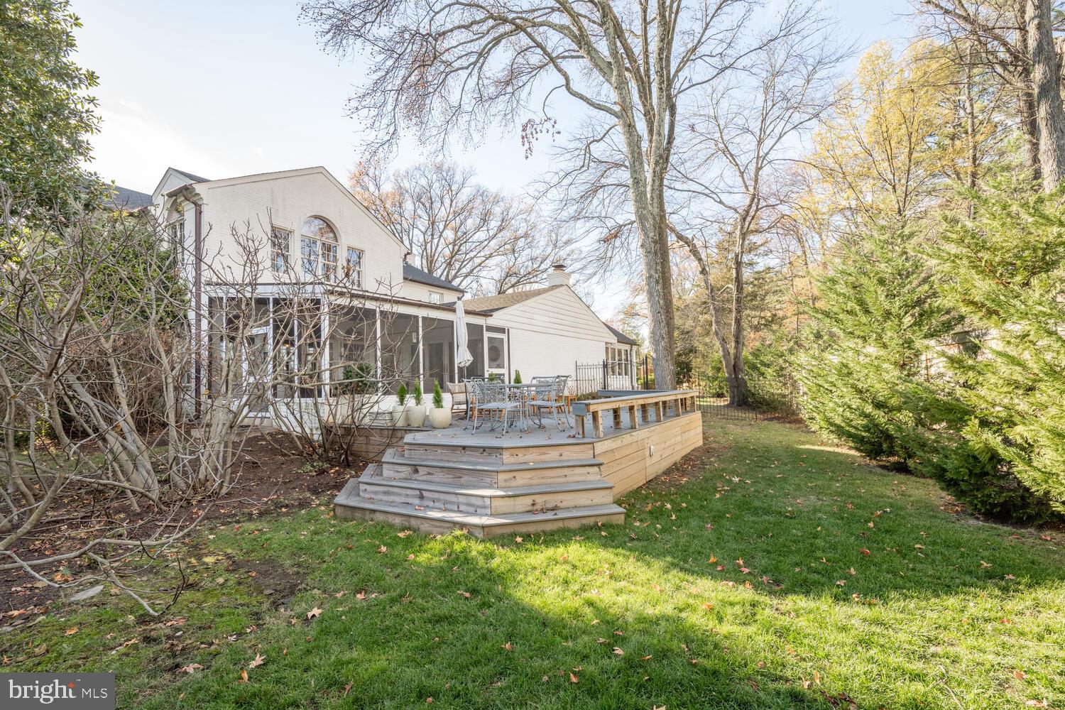 4001 LAWRENCE AVENUE