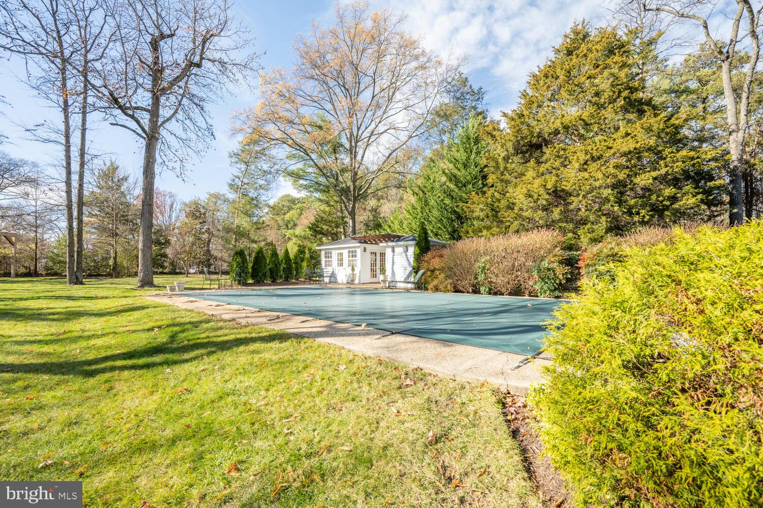 4001 LAWRENCE AVENUE