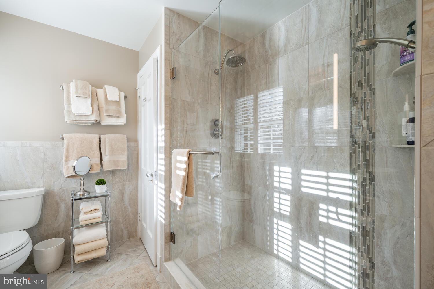 4001 LAWRENCE AVENUE