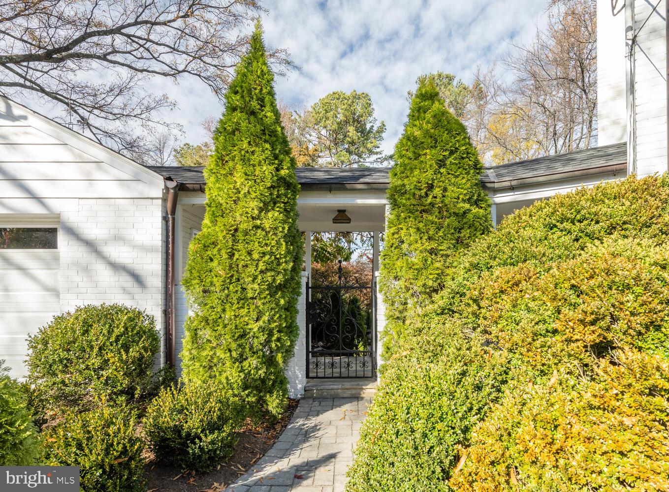 4001 LAWRENCE AVENUE