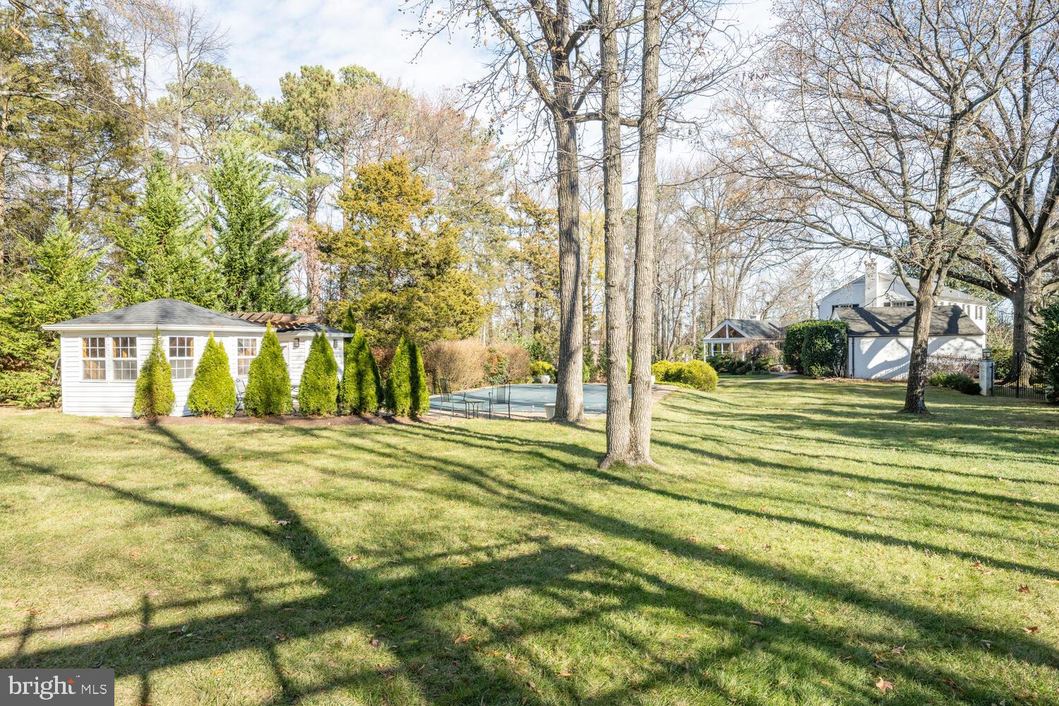 4001 LAWRENCE AVENUE