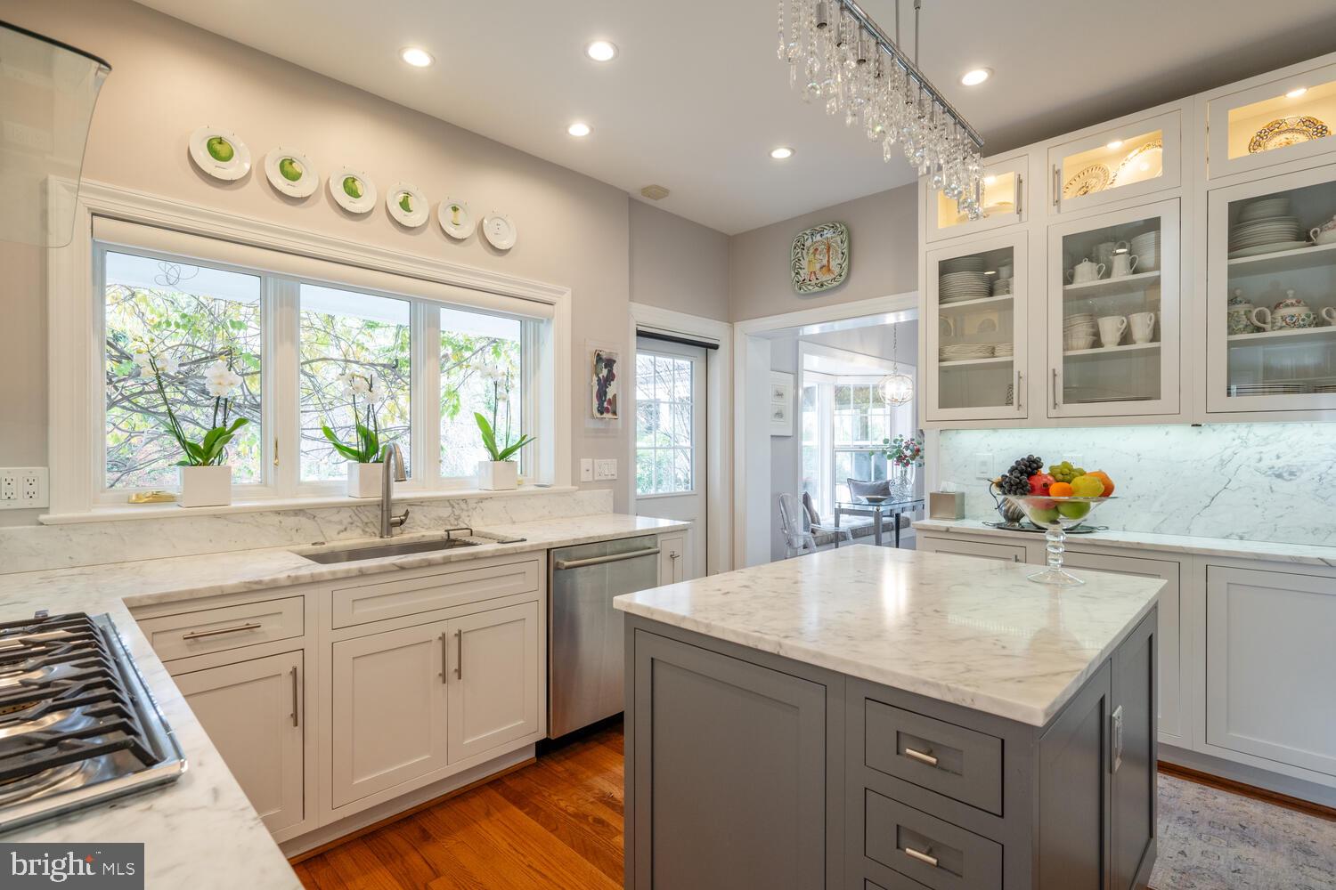 4001 LAWRENCE AVENUE