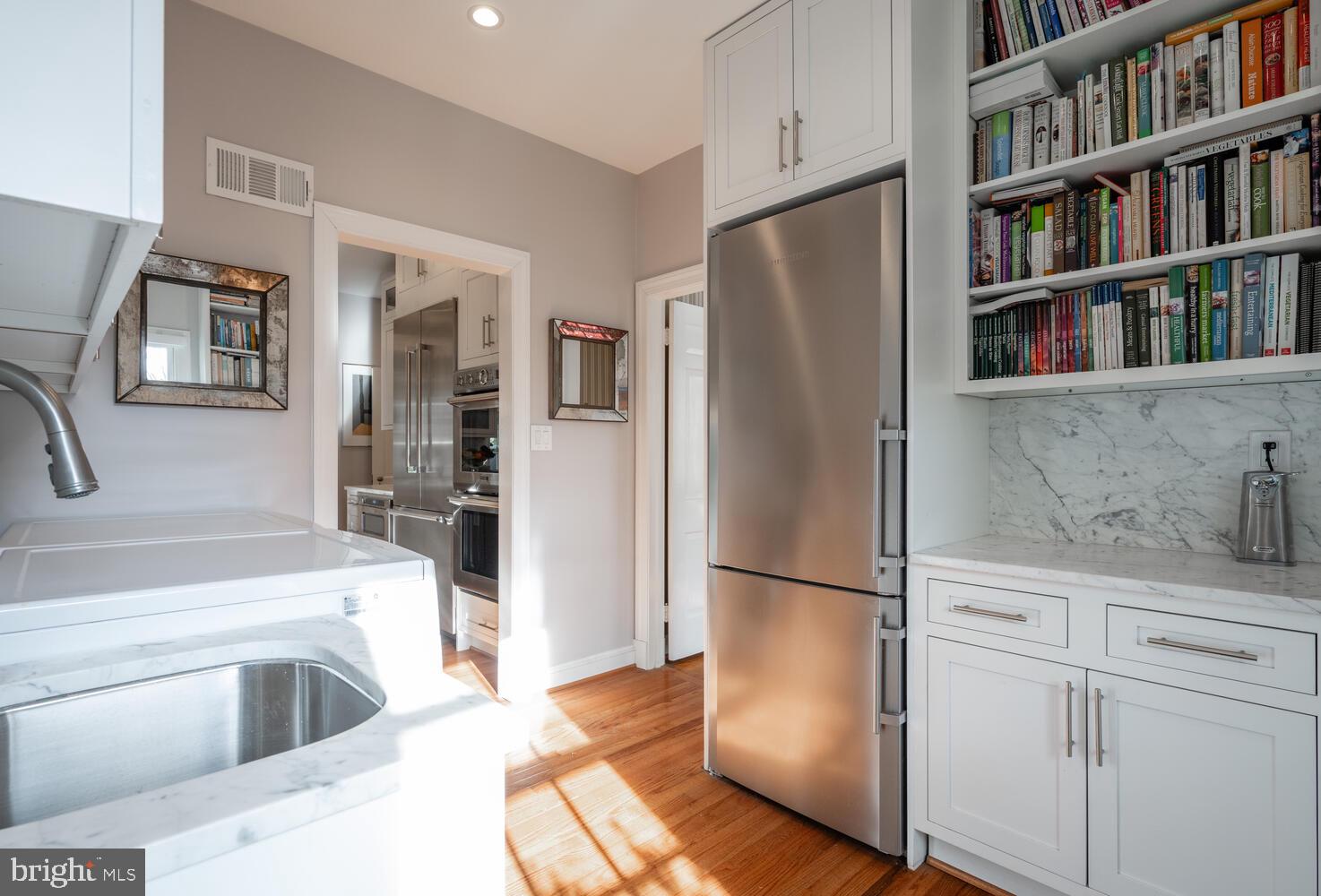 4001 LAWRENCE AVENUE