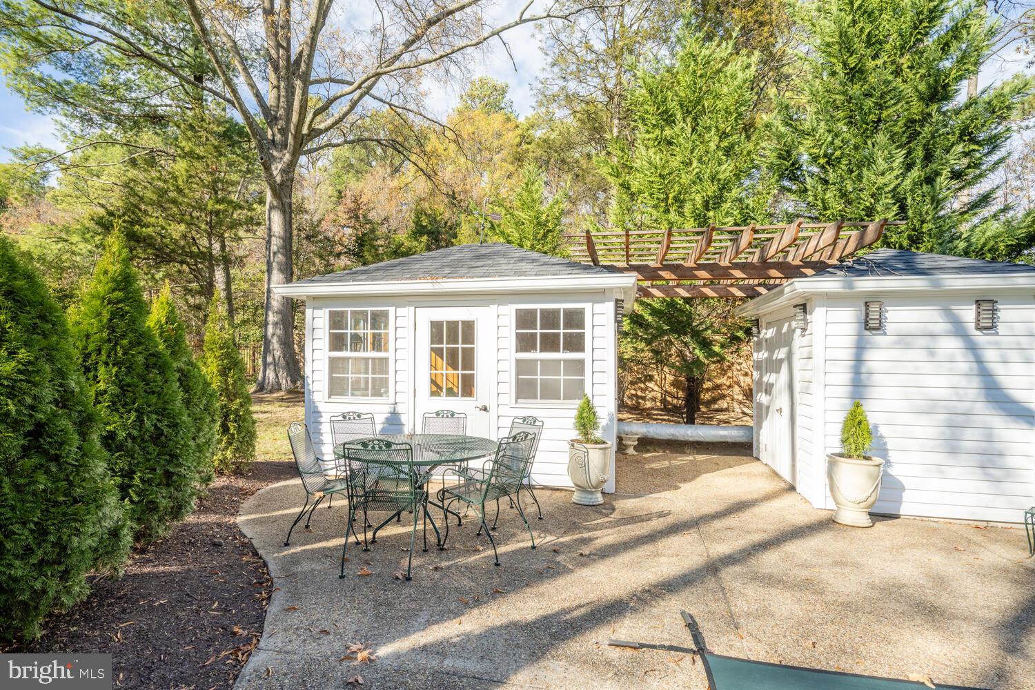 4001 LAWRENCE AVENUE