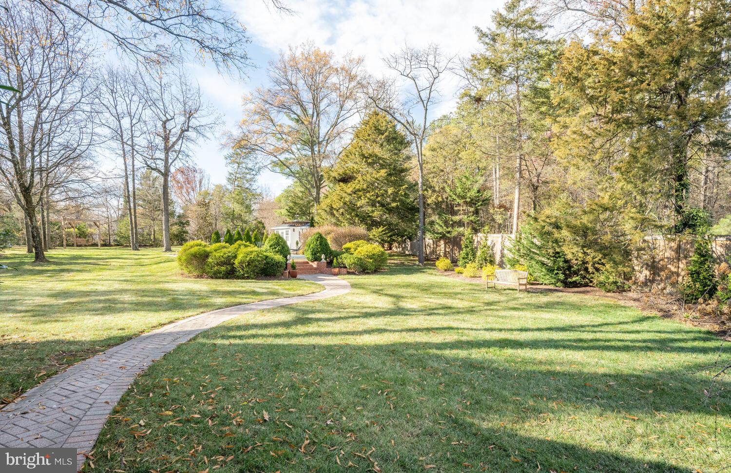 4001 LAWRENCE AVENUE