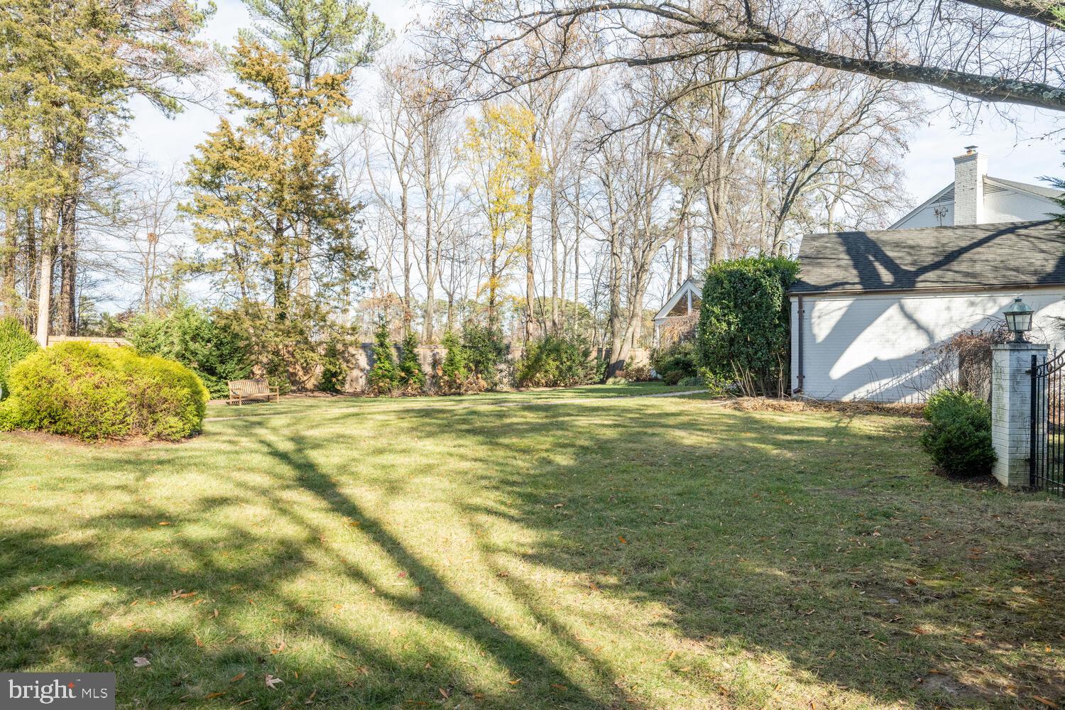 4001 LAWRENCE AVENUE