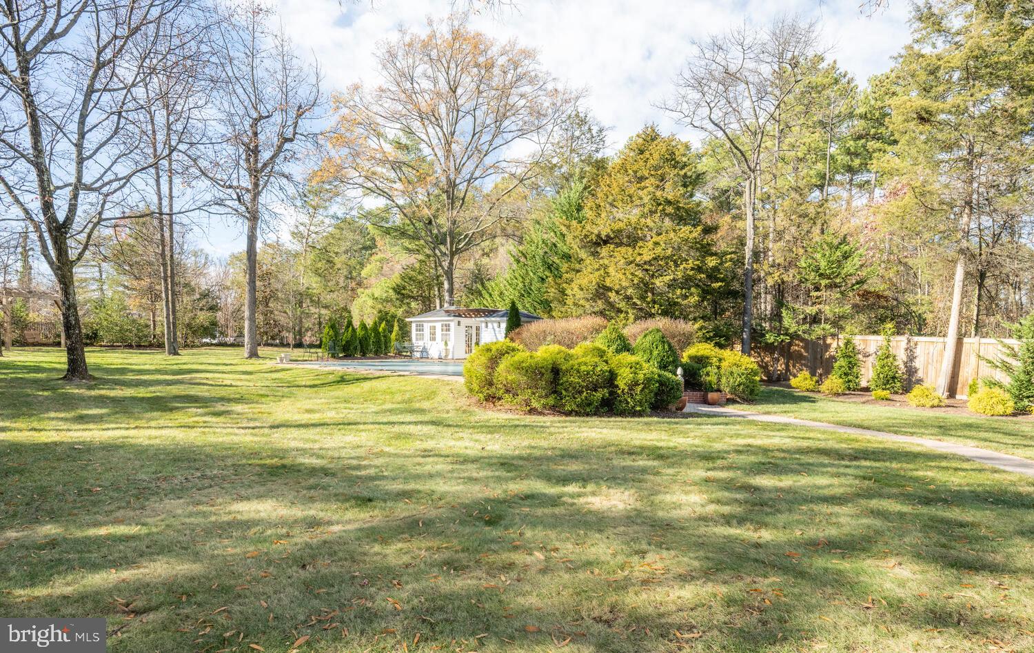 4001 LAWRENCE AVENUE