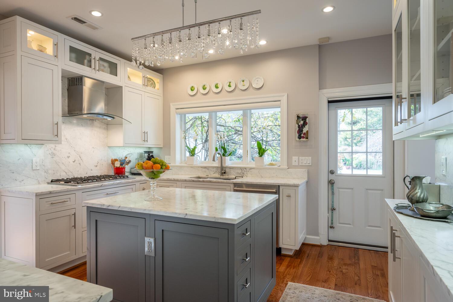 4001 LAWRENCE AVENUE