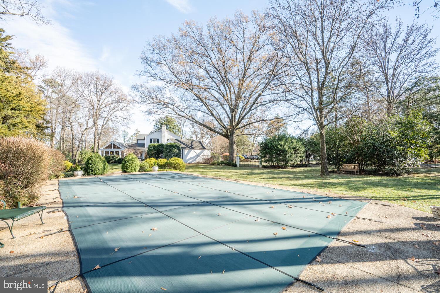 4001 LAWRENCE AVENUE