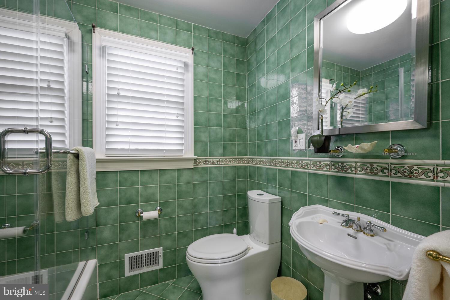 4001 LAWRENCE AVENUE