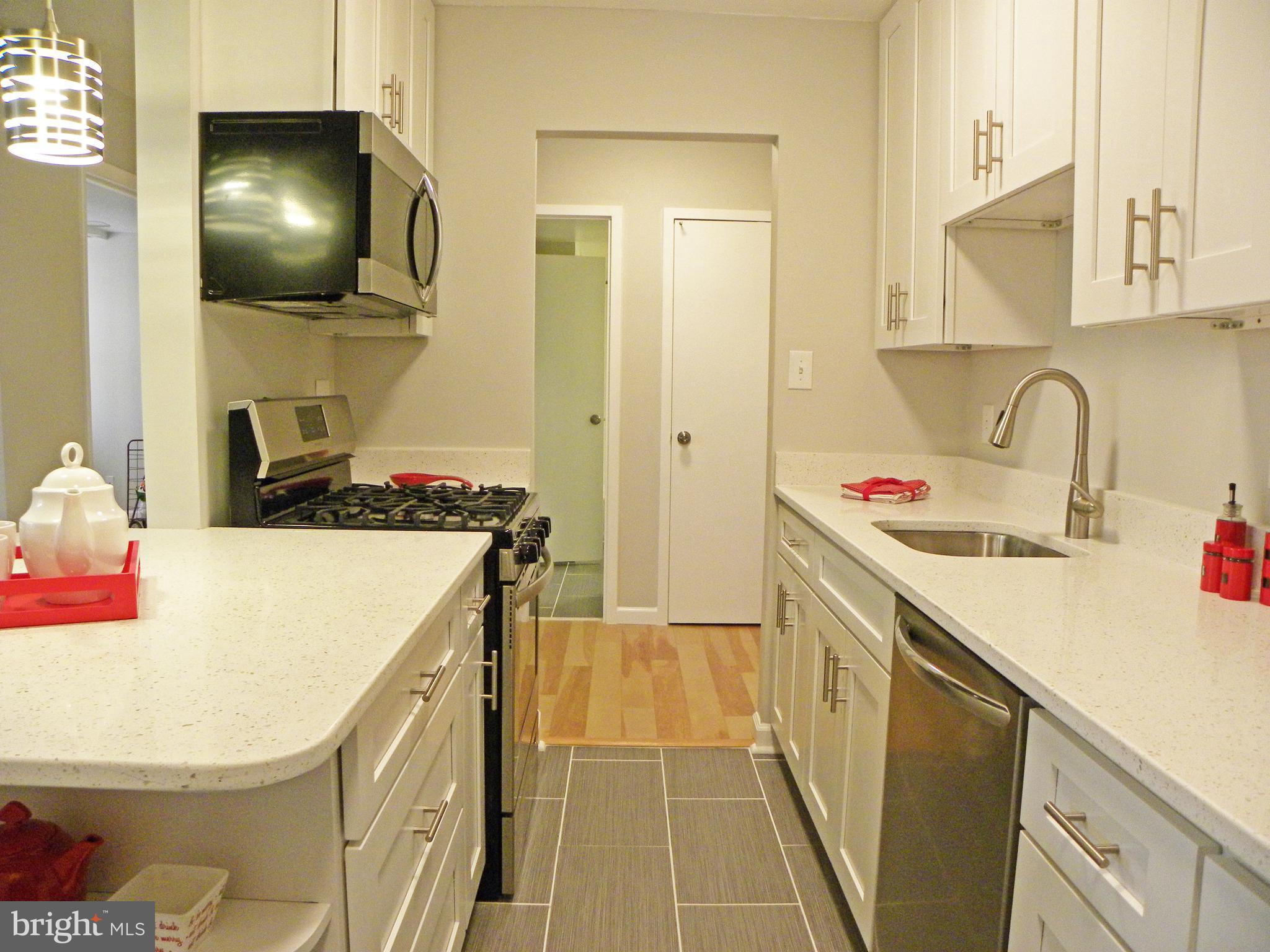 501 SLATERS LANE 212