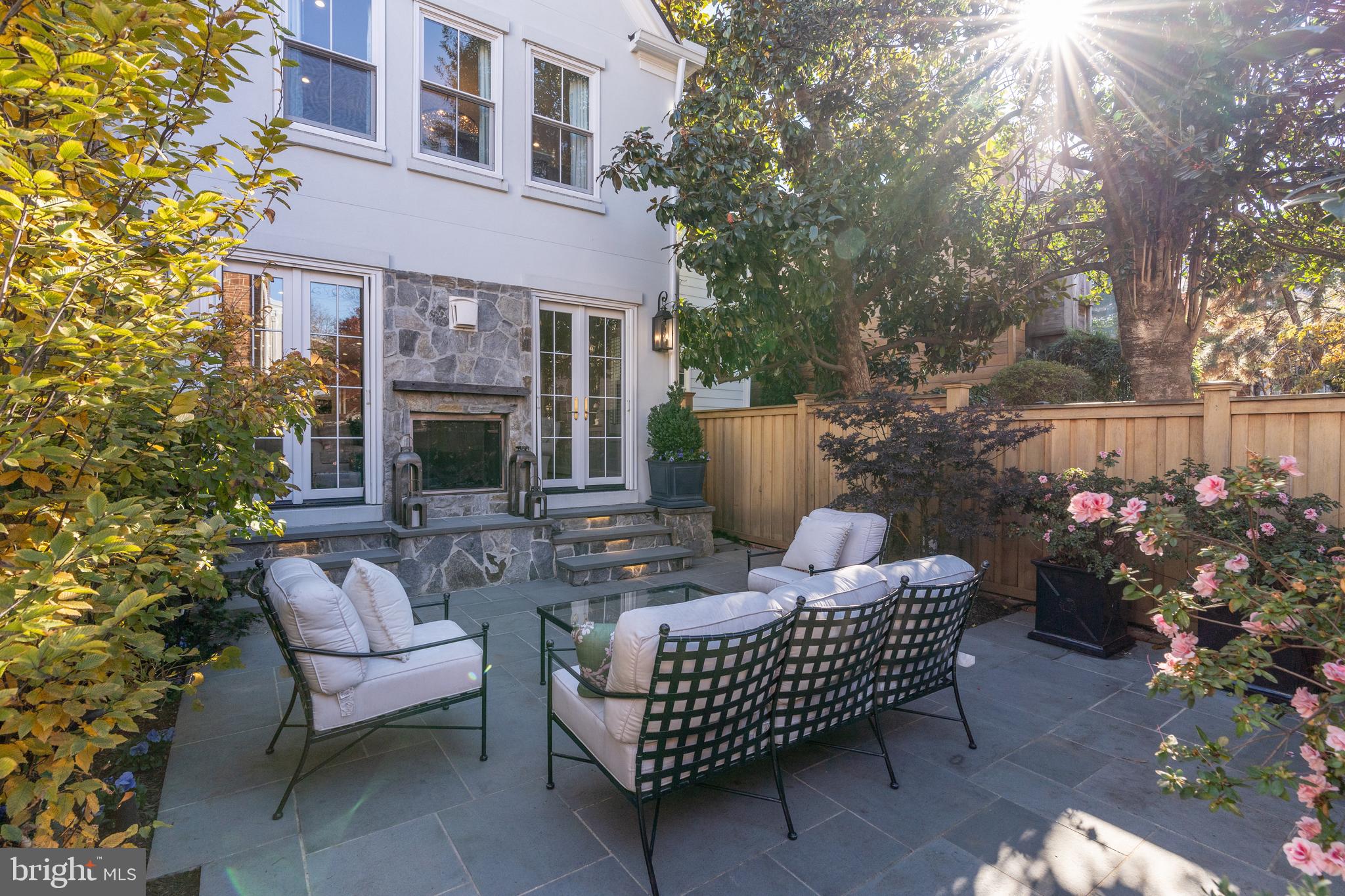 405 S FAIRFAX STREET