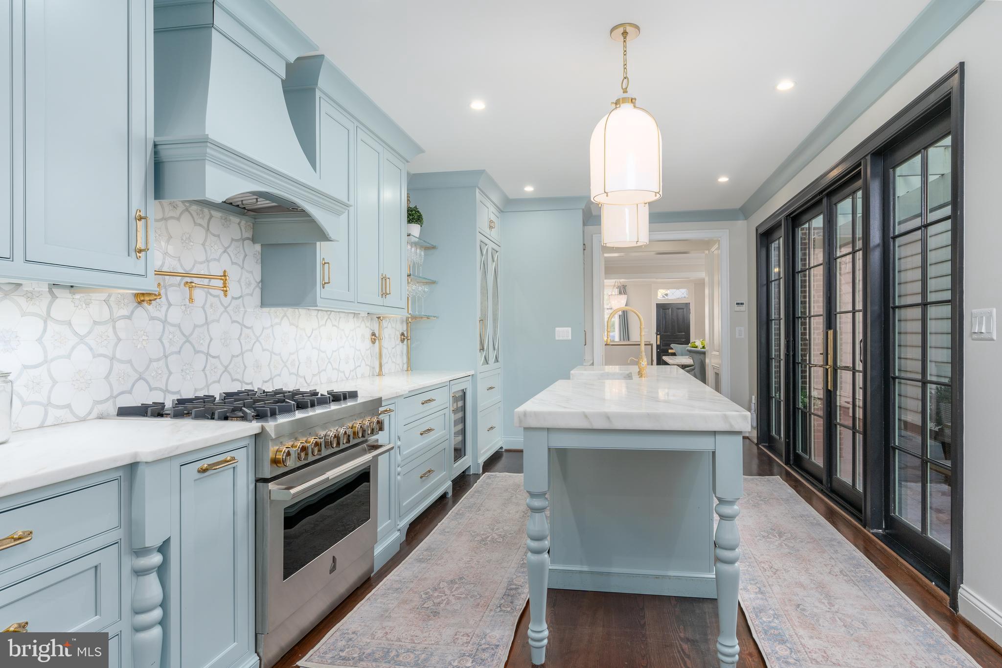 405 S FAIRFAX STREET