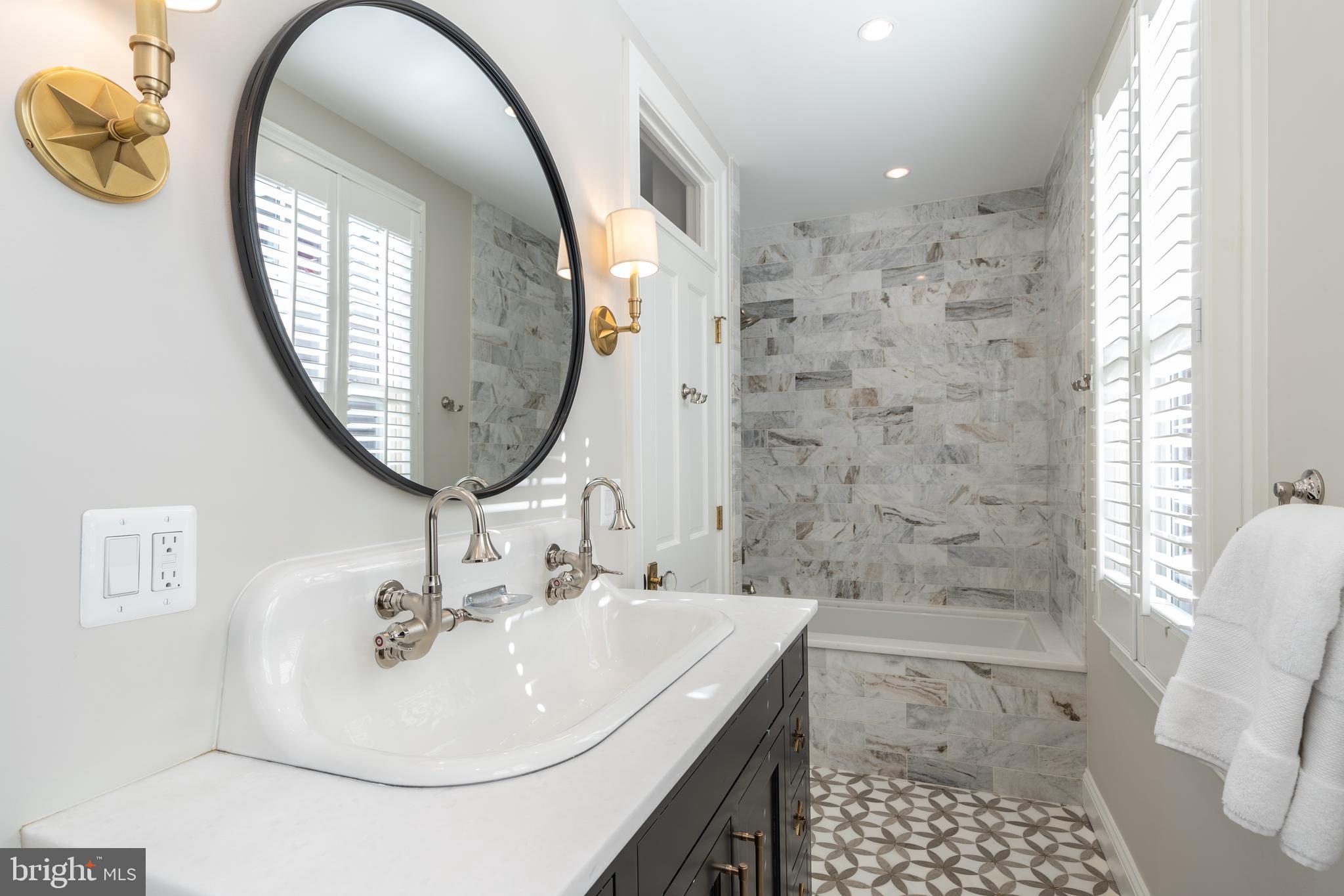 405 S FAIRFAX STREET