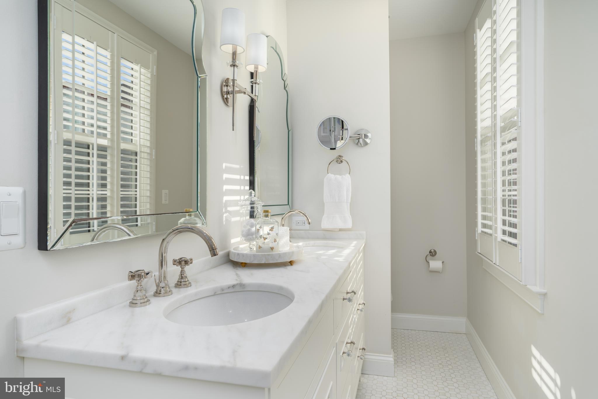 405 S FAIRFAX STREET