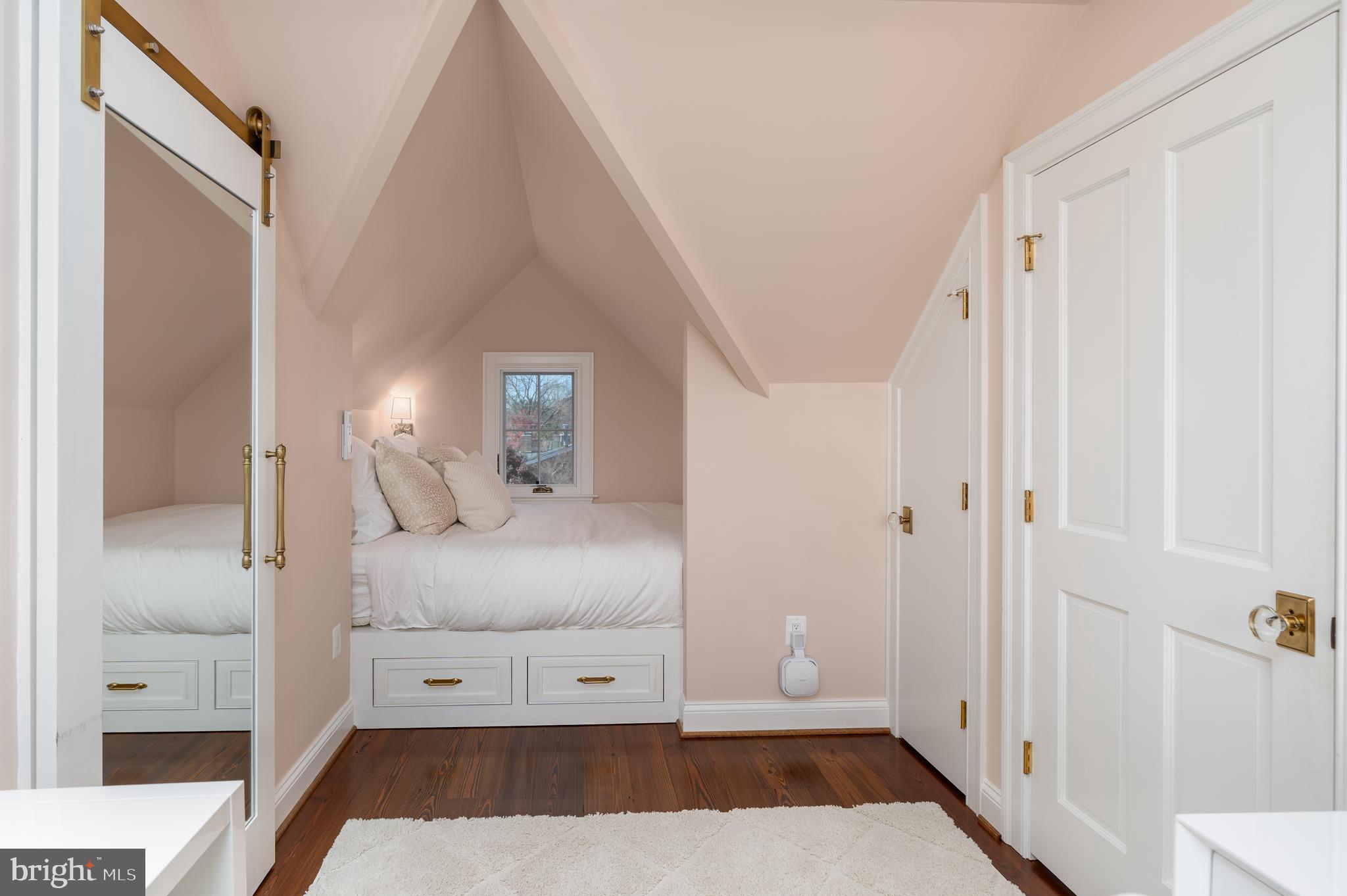 405 S FAIRFAX STREET