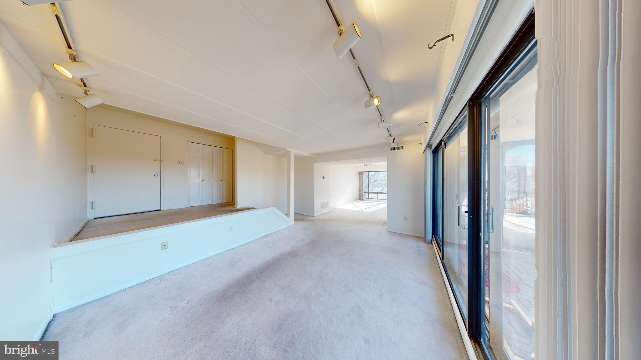 112 ROBERTS LANE 300