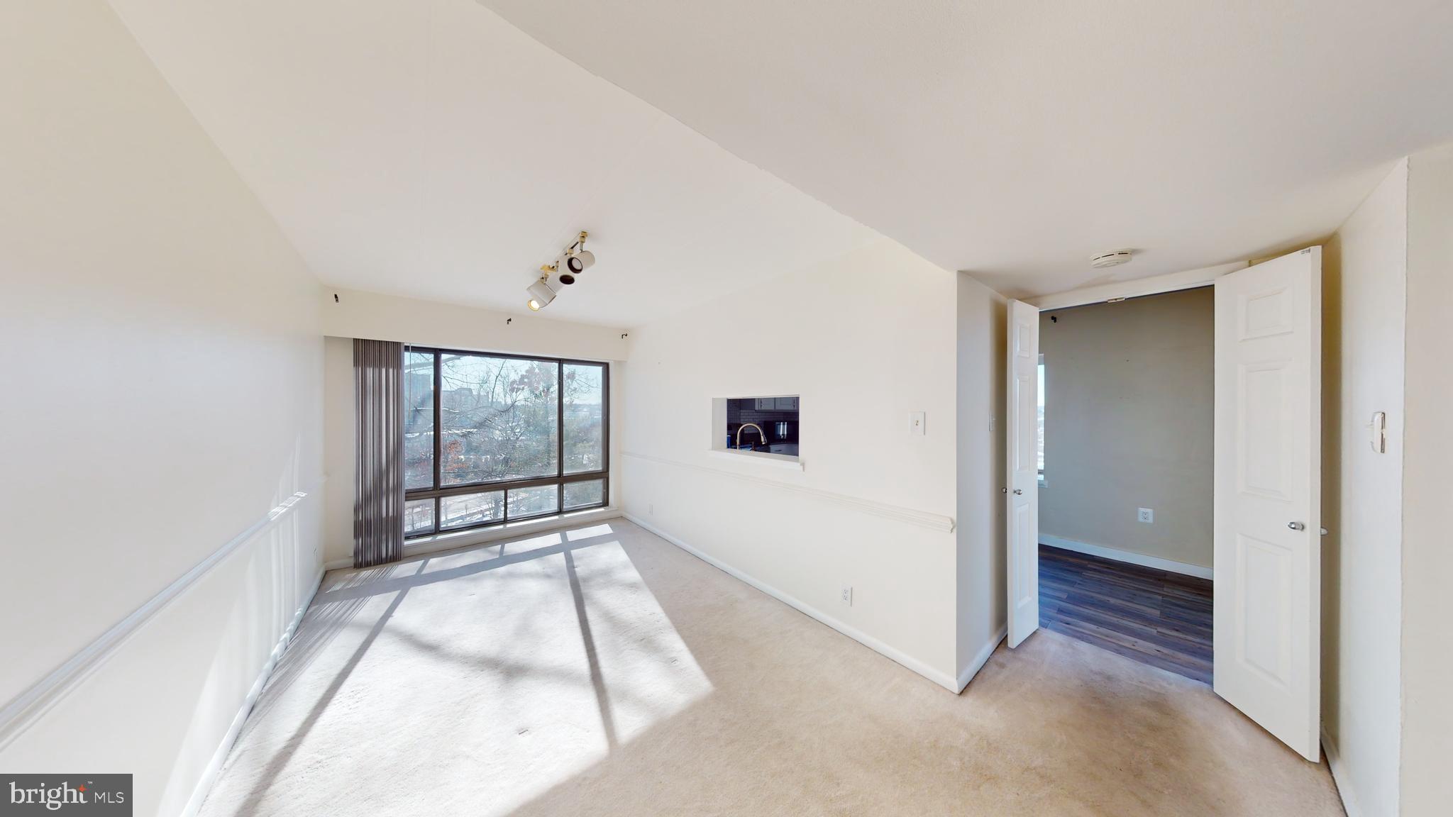 112 ROBERTS LANE 300