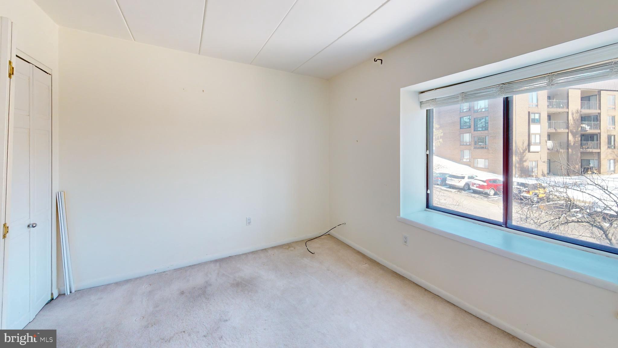 112 ROBERTS LANE 300