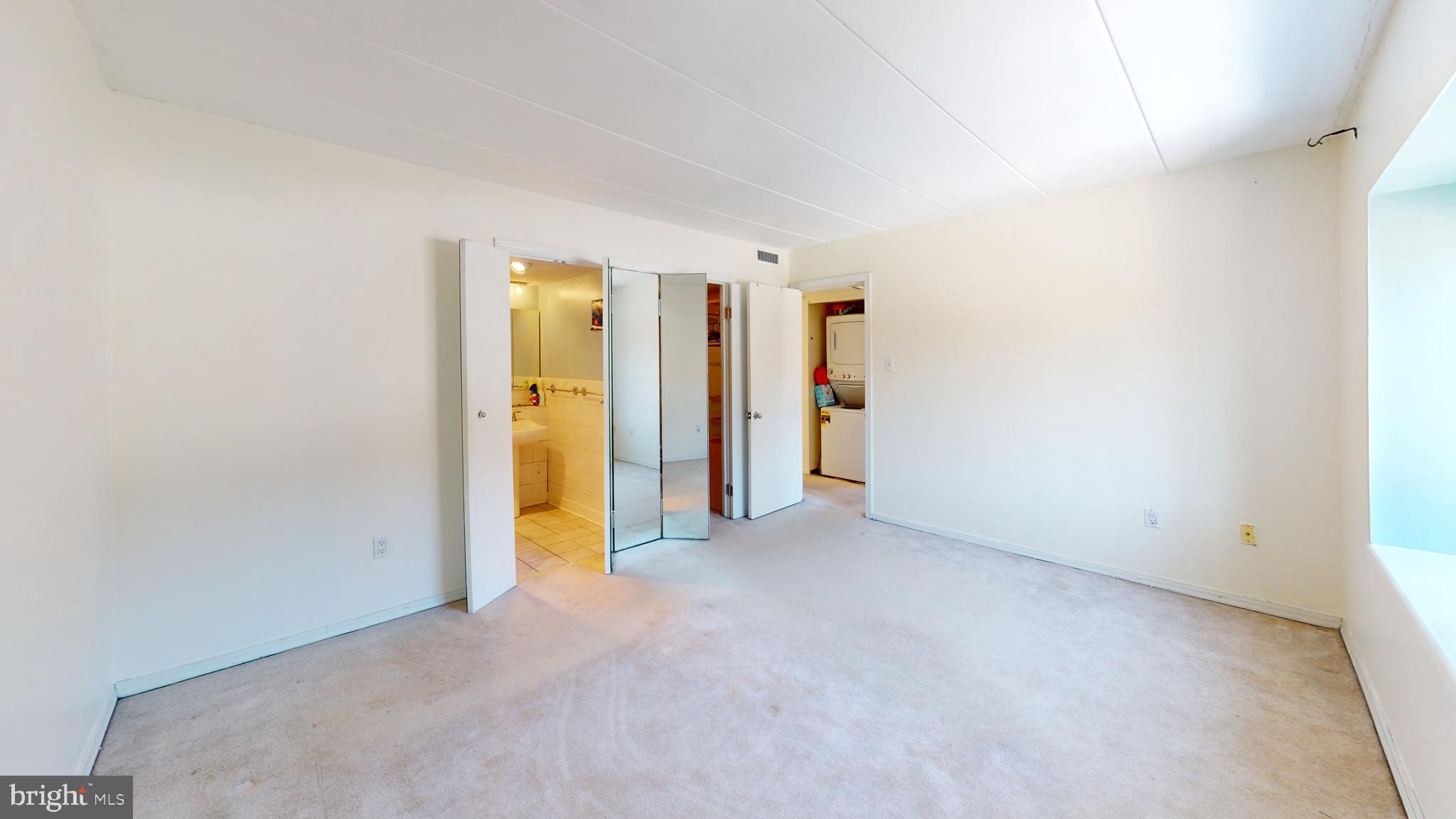 112 ROBERTS LANE 300