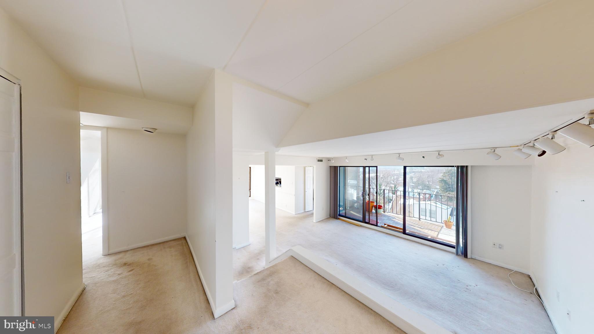 112 ROBERTS LANE 300