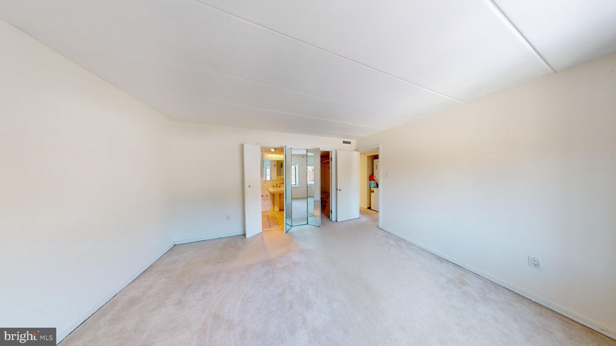 112 ROBERTS LANE 300
