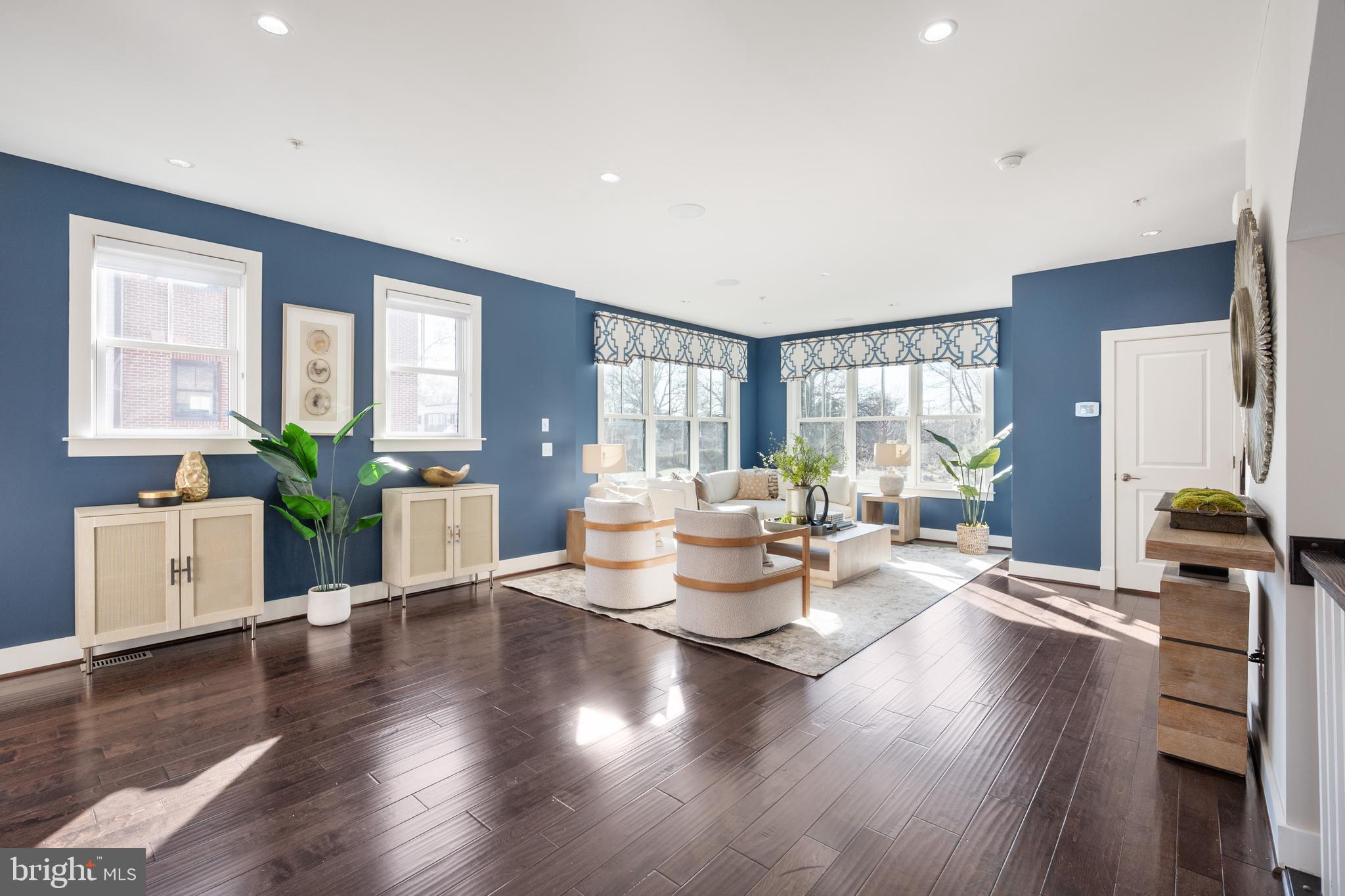 1305 WILKES STREET