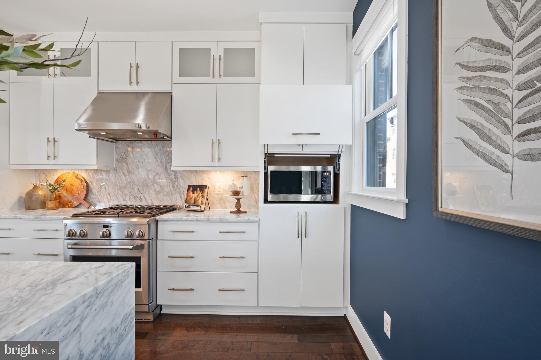 1305 WILKES STREET