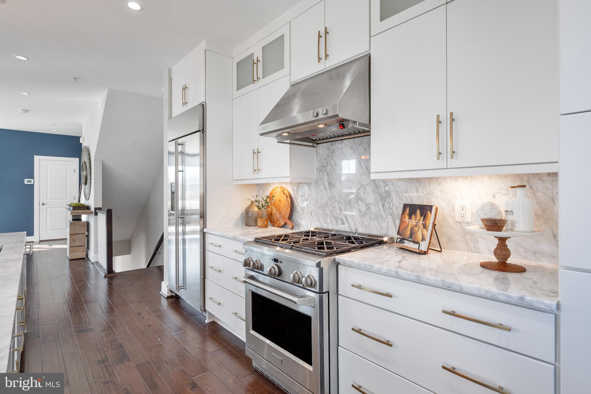 1305 WILKES STREET