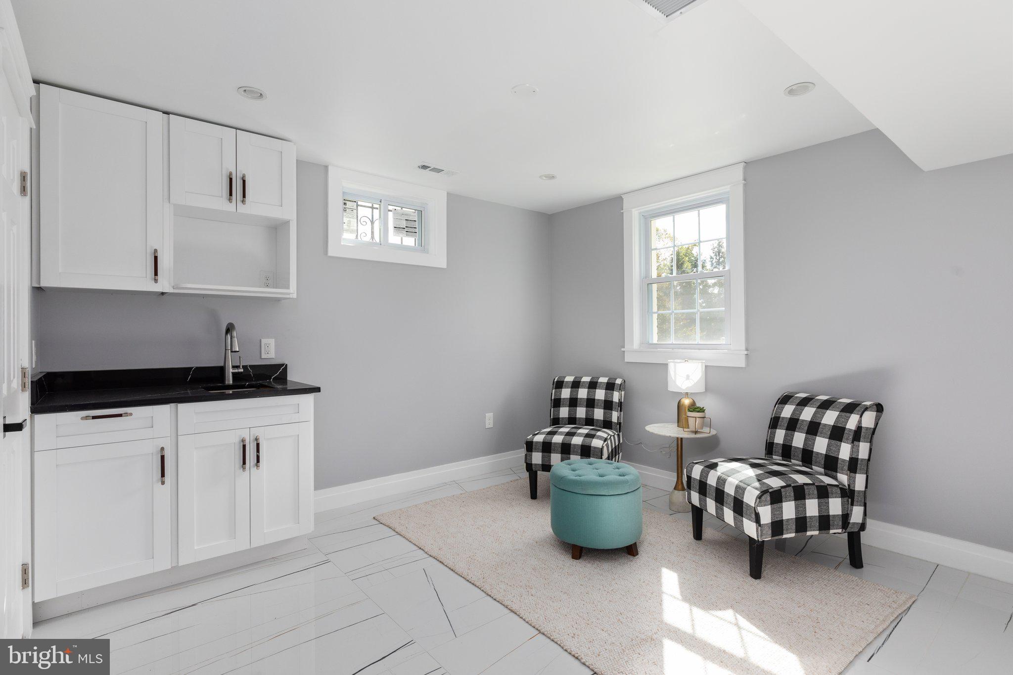 4012 N GARLAND STREET