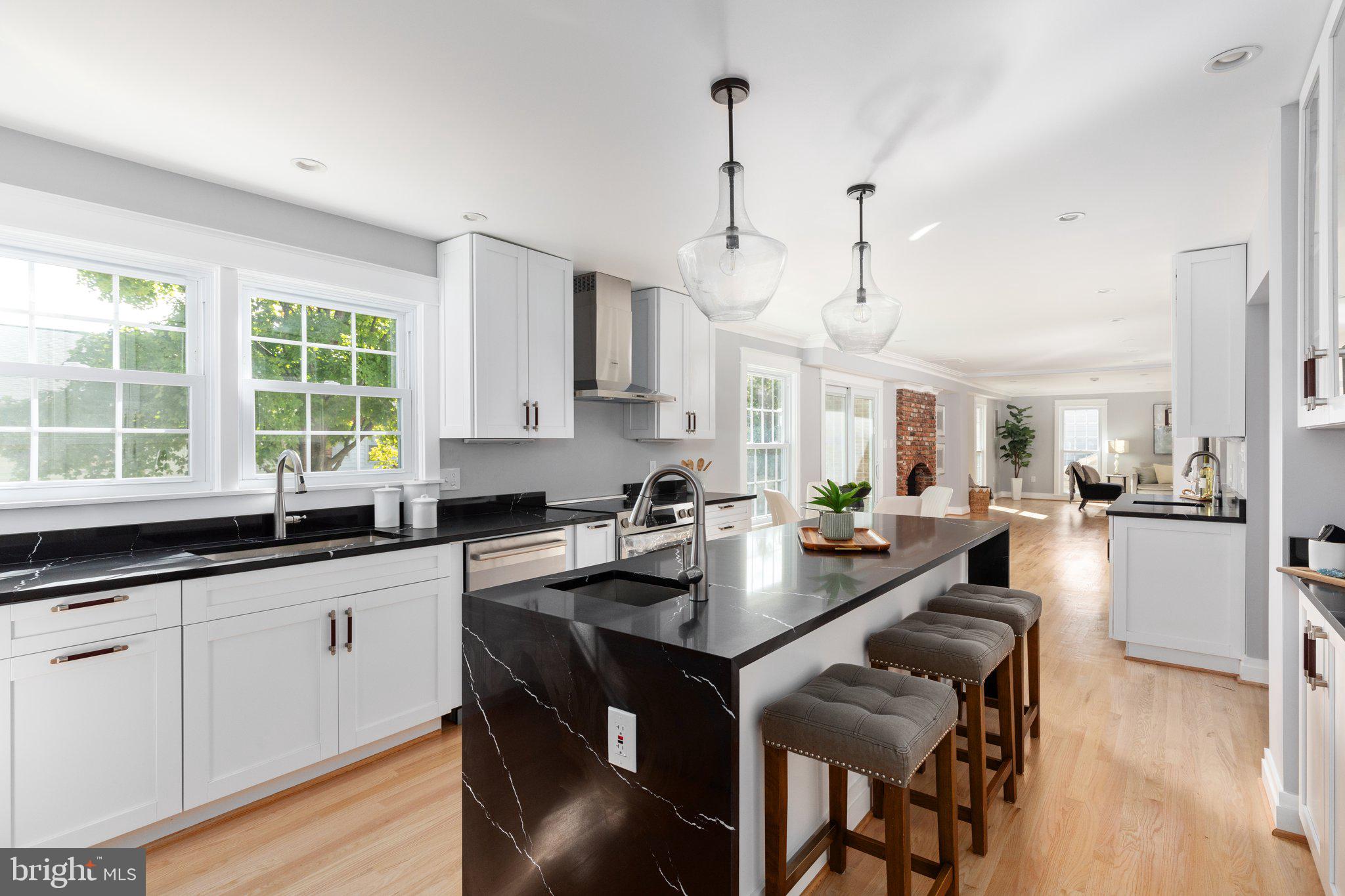 4012 N GARLAND STREET