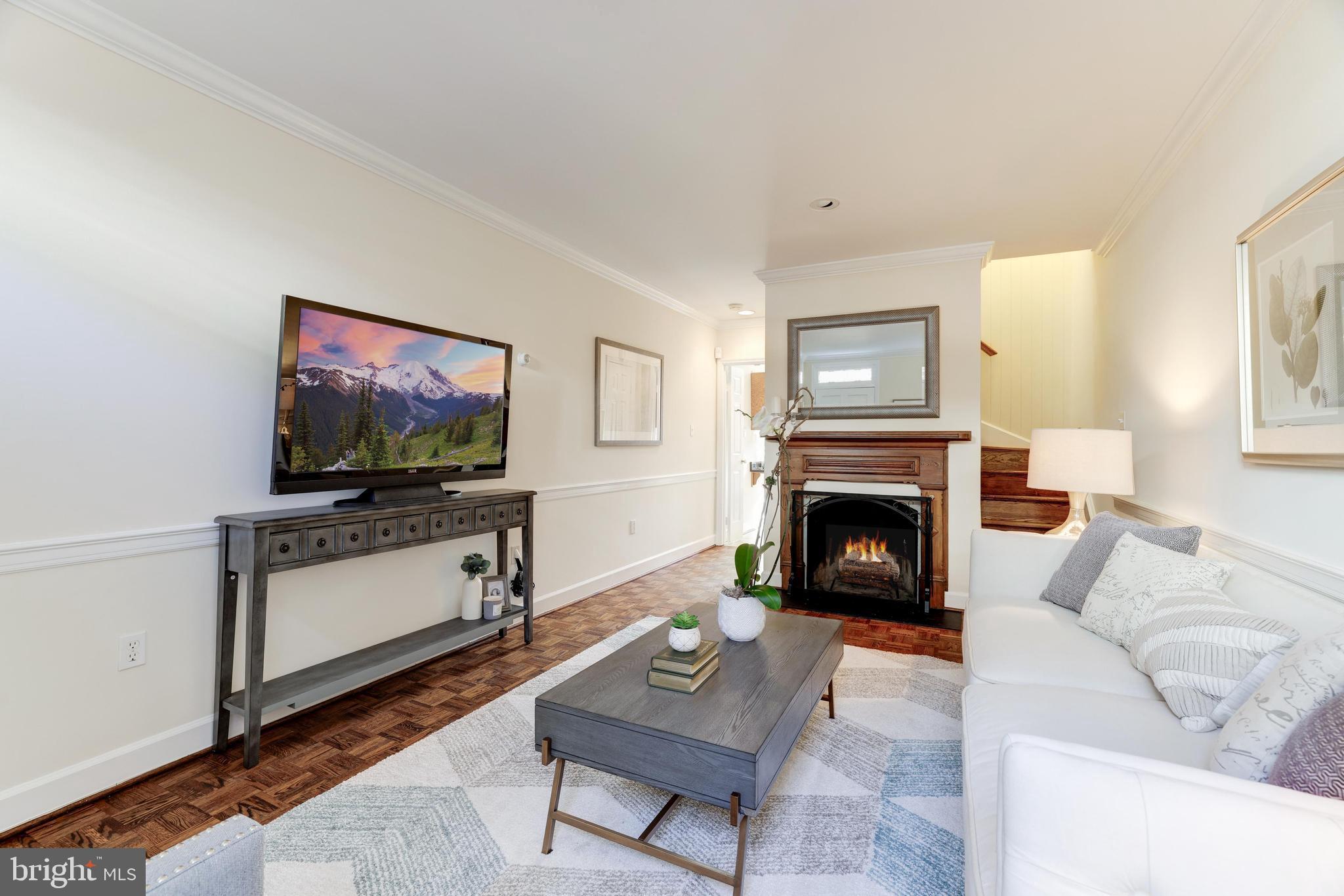 320 N SAINT ASAPH STREET 10