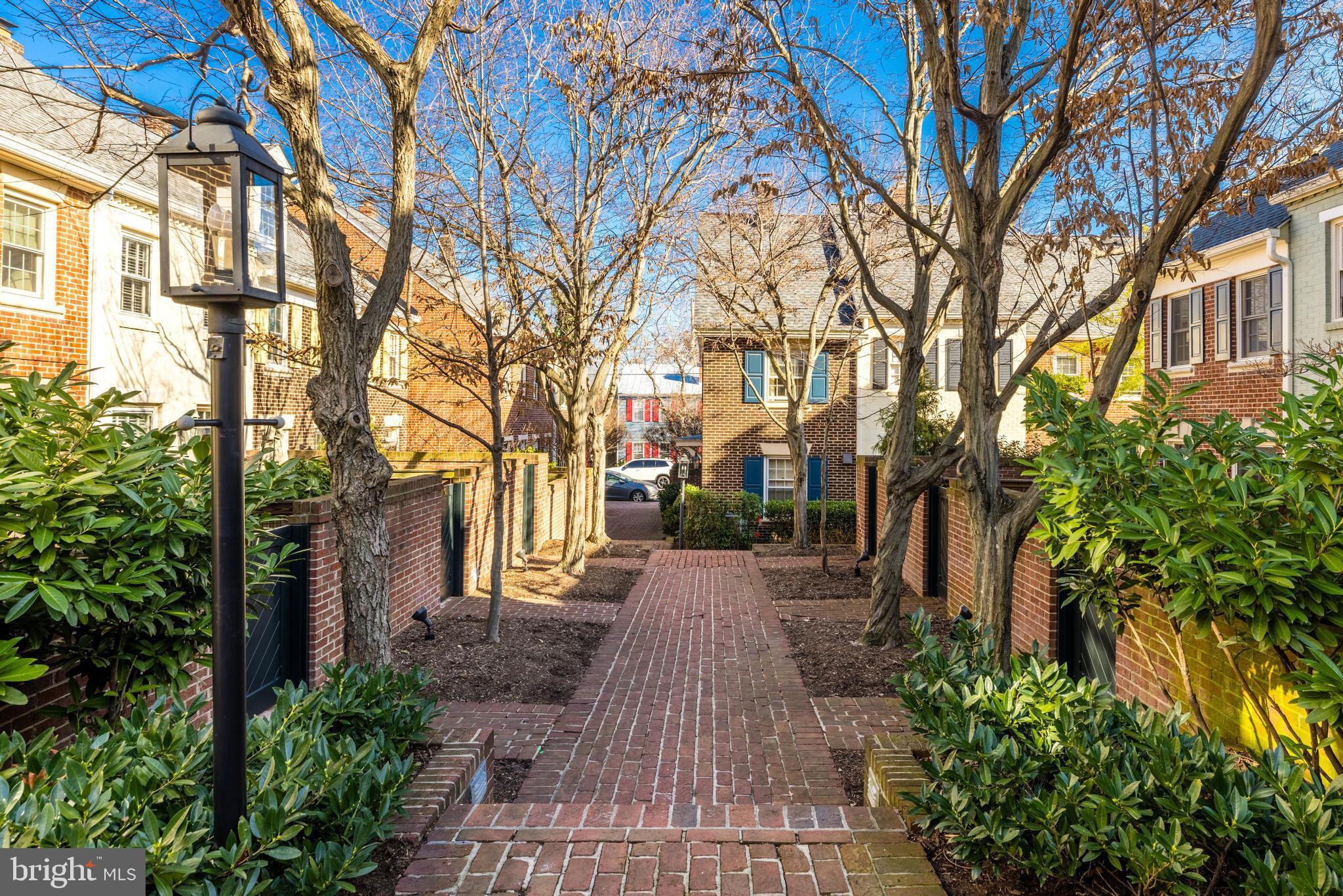 320 N SAINT ASAPH STREET 10