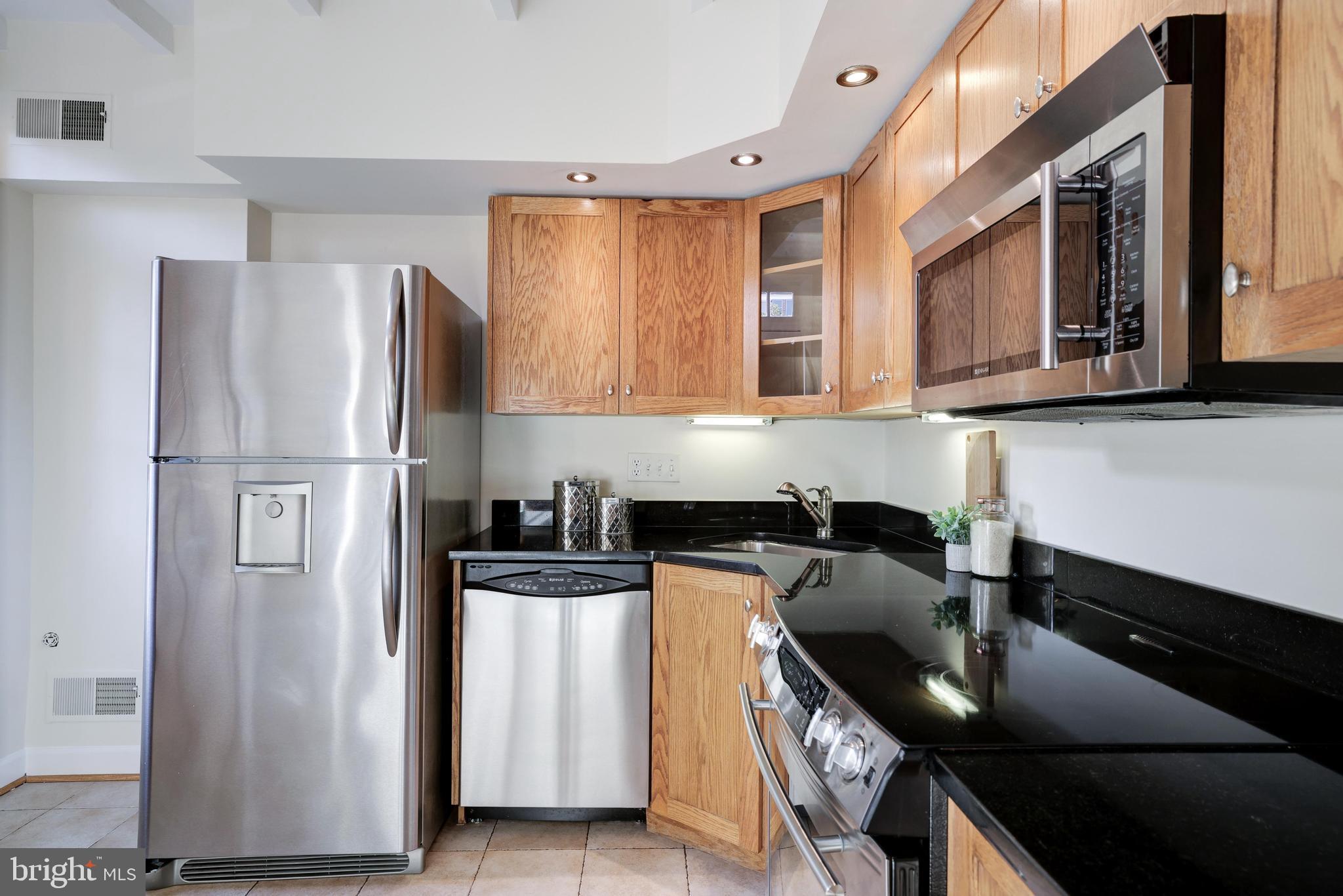 320 N SAINT ASAPH STREET 10