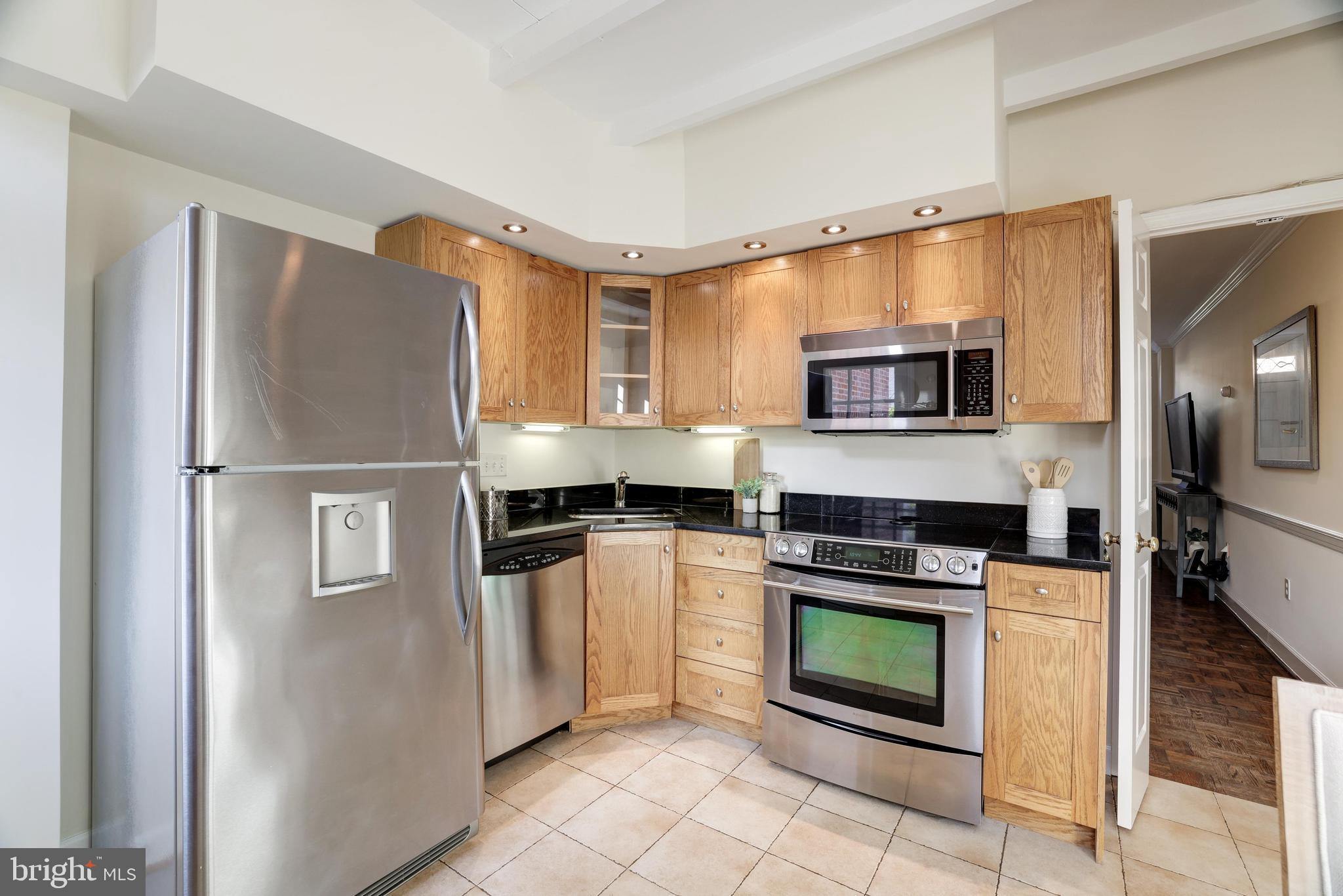 320 N SAINT ASAPH STREET 10