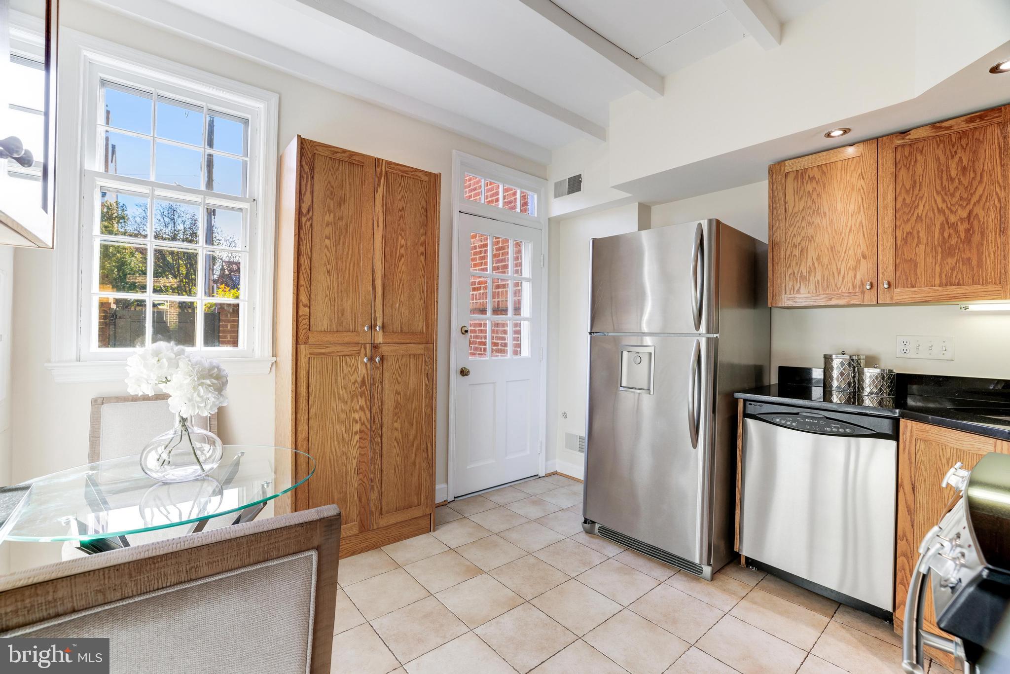 320 N SAINT ASAPH STREET 10