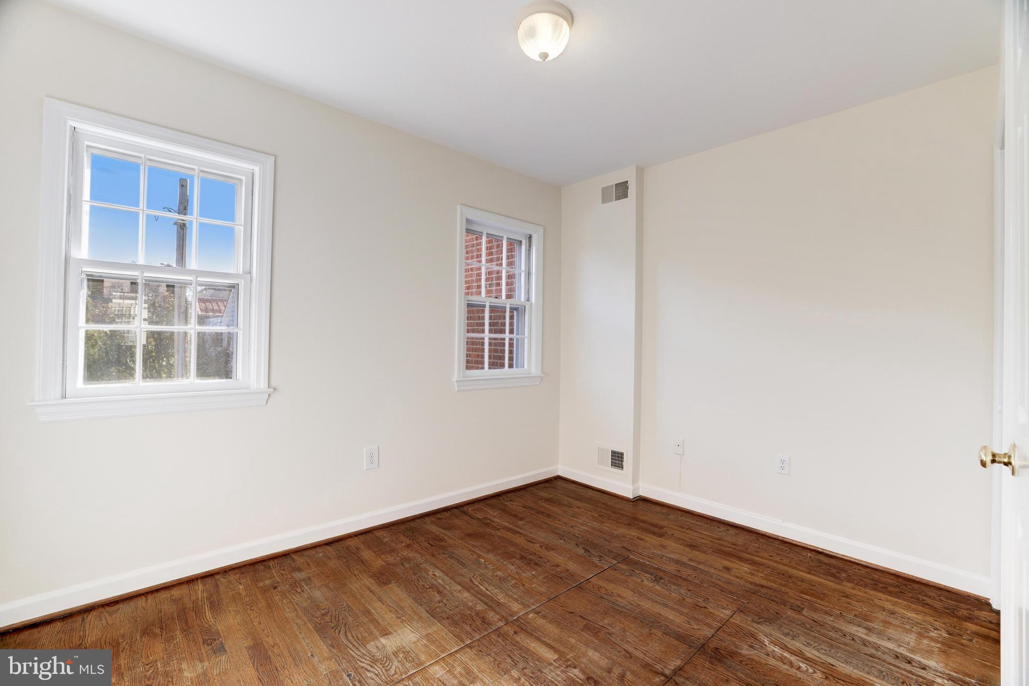 320 N SAINT ASAPH STREET 10