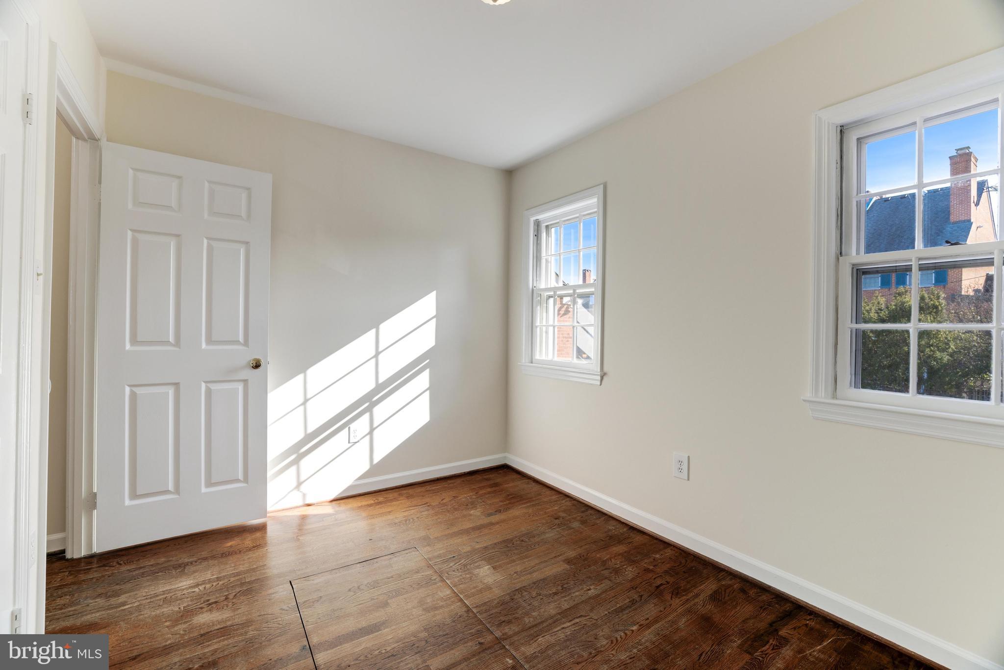 320 N SAINT ASAPH STREET 10